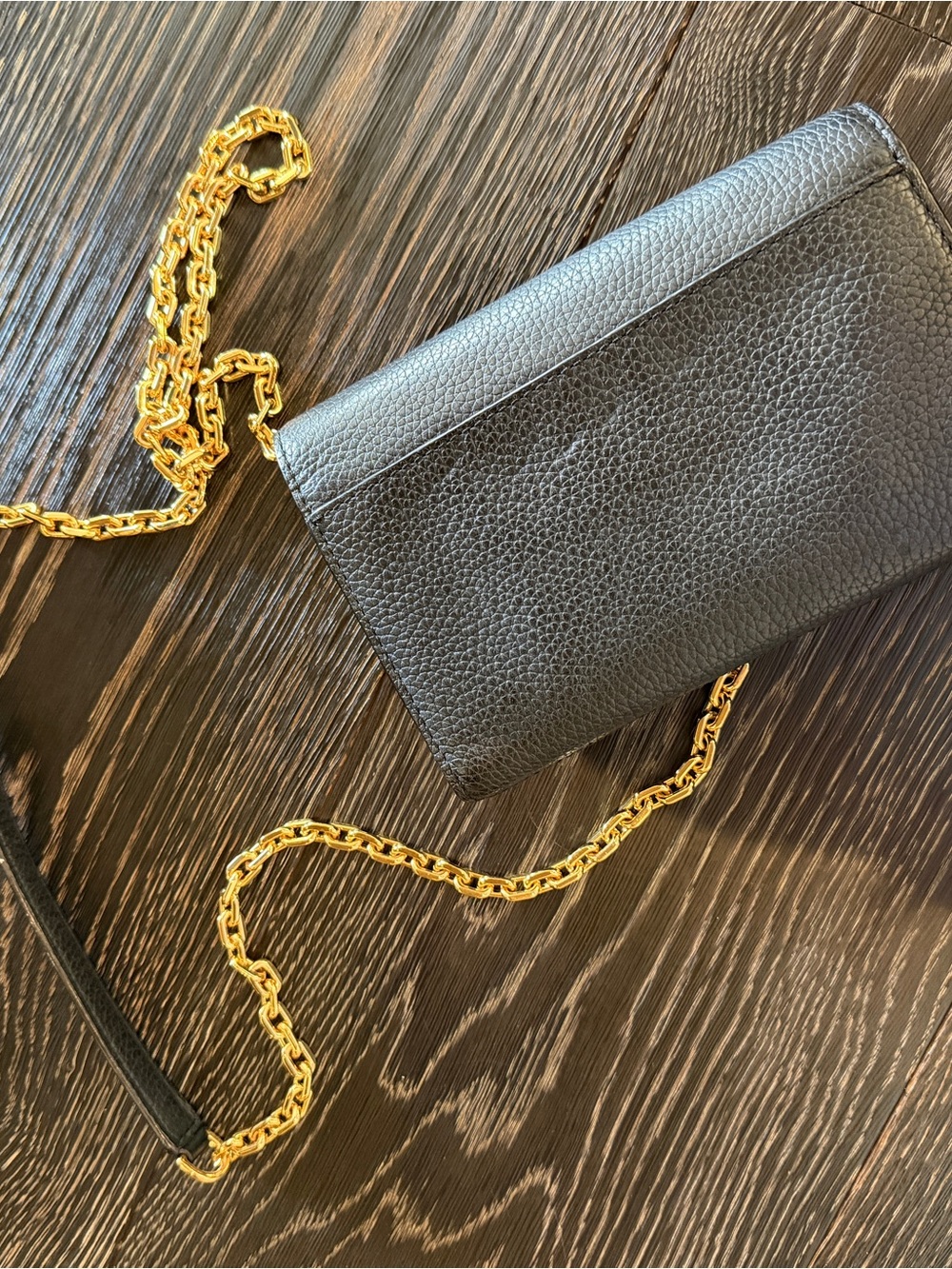 Marc Jacobs Black Pebbled Leather Crossbody with Gold Chain - Picture 2 of 5